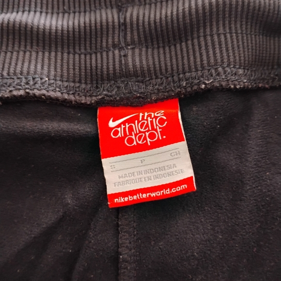 Nike Capri - Picture 2 of 2